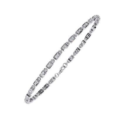 White Gold / Moissanite, White Gold / Lab Grown