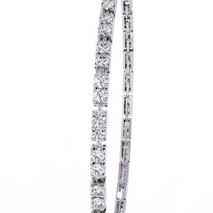 White Gold / Moissanite, White Gold / Lab Grown